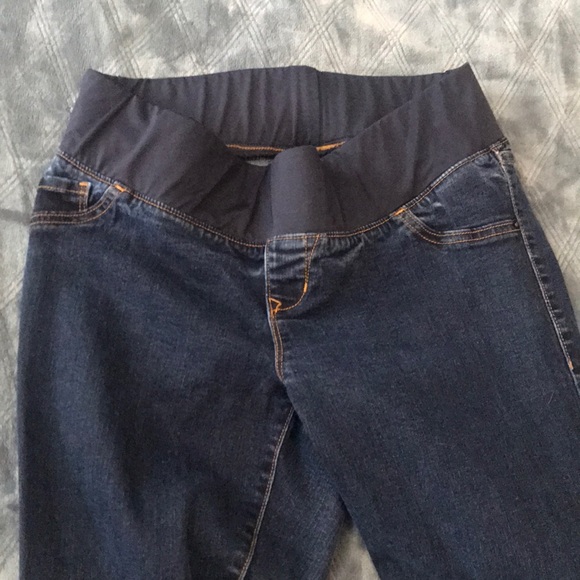 Old Navy Maternity Jeans - Picture 3 of 5
